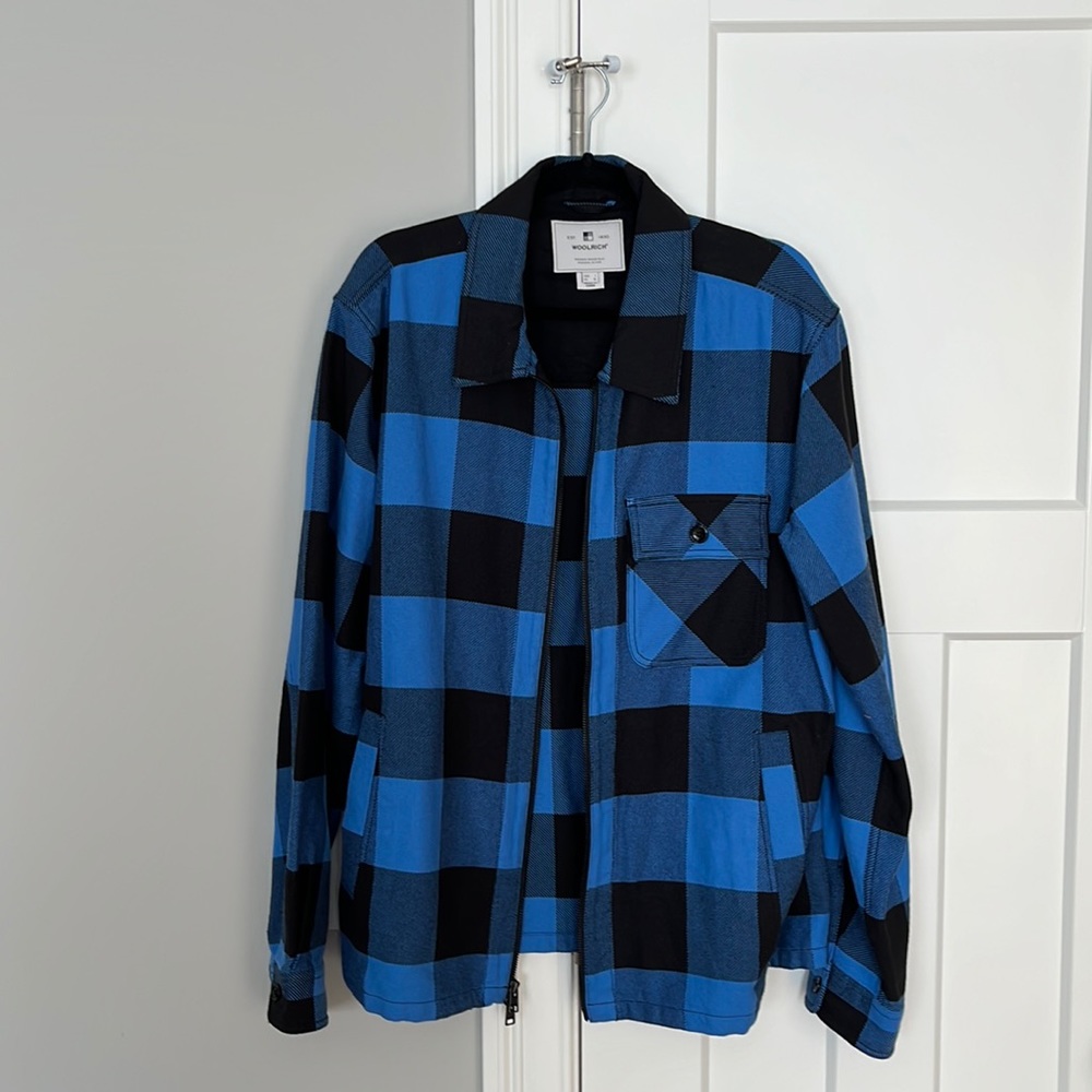 Woolrich buffalo plaid chore coat. Blue, size large.